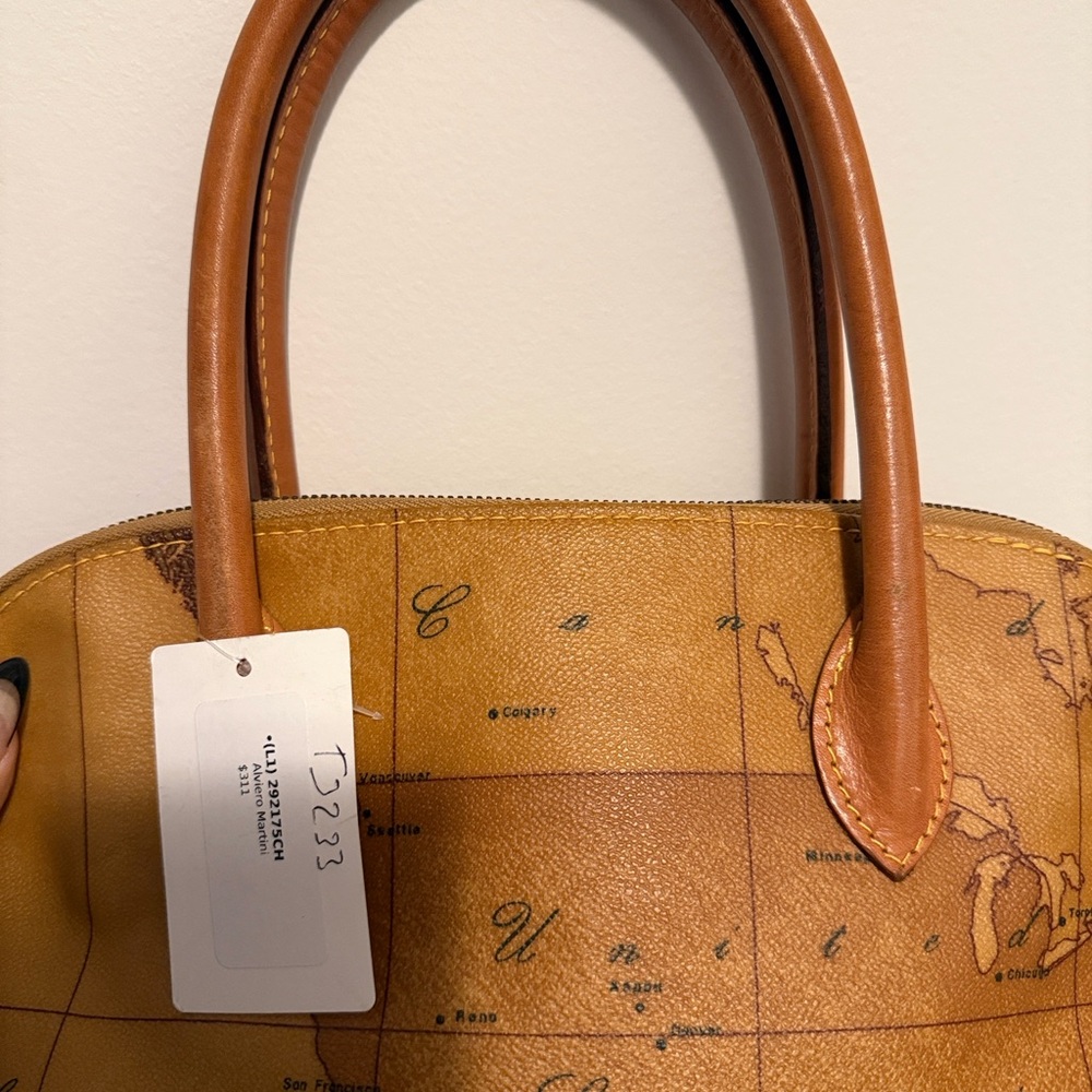 π¨π¨π¨Flash sale deal $80 move quick 100% Authentic Alviero Martini Tan Map Satchel - Picture 8 of 12